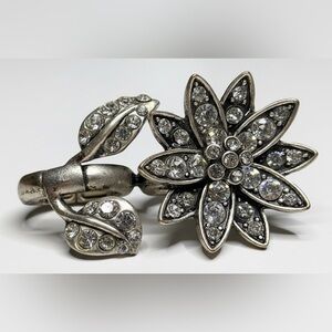 Vintage Two finger Silver tone Floral rhinestone stretch ring